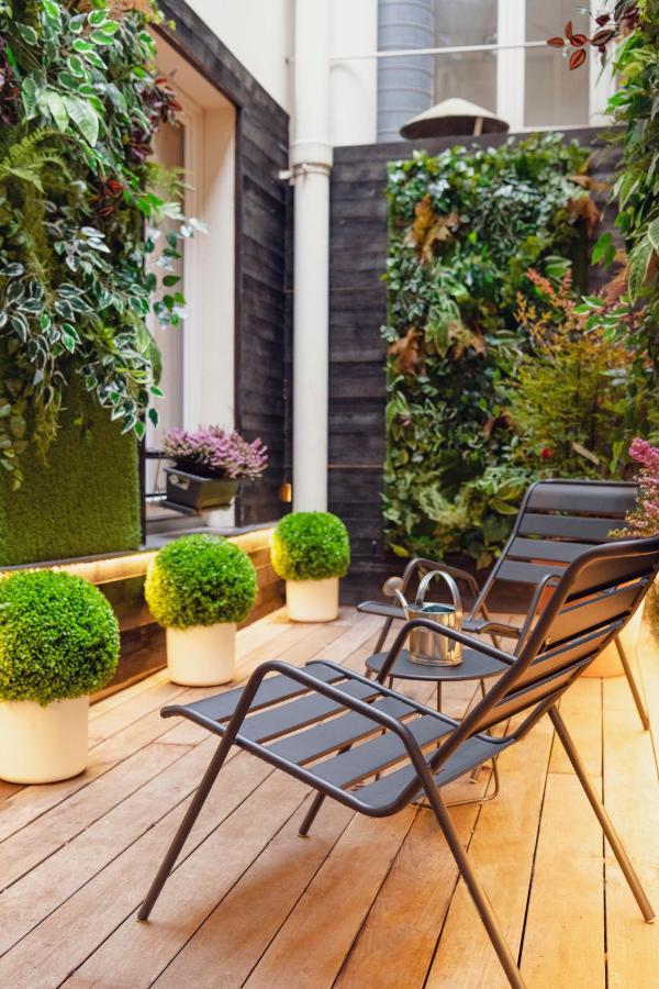 Tinah Paris, Champs Elysees 2* Parijs
